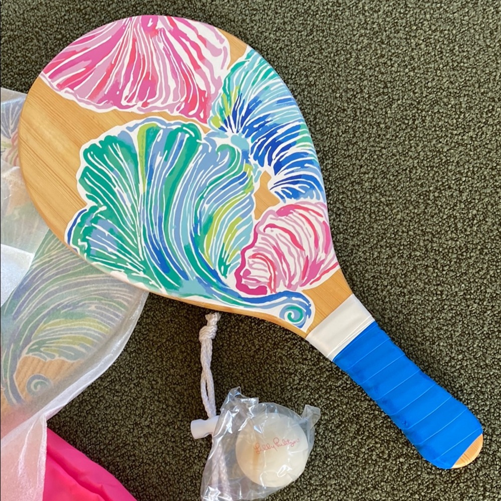 Lilly Pulitzer paddle ball set in Pink  Bag